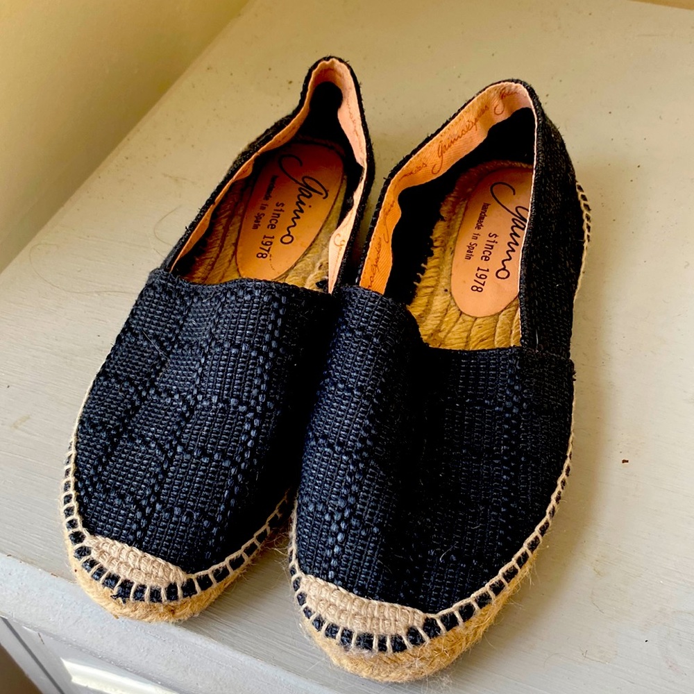 Gaimo Black flat espadrilles size 38 EU. US 7.5 Handmade in Spain. Gently used